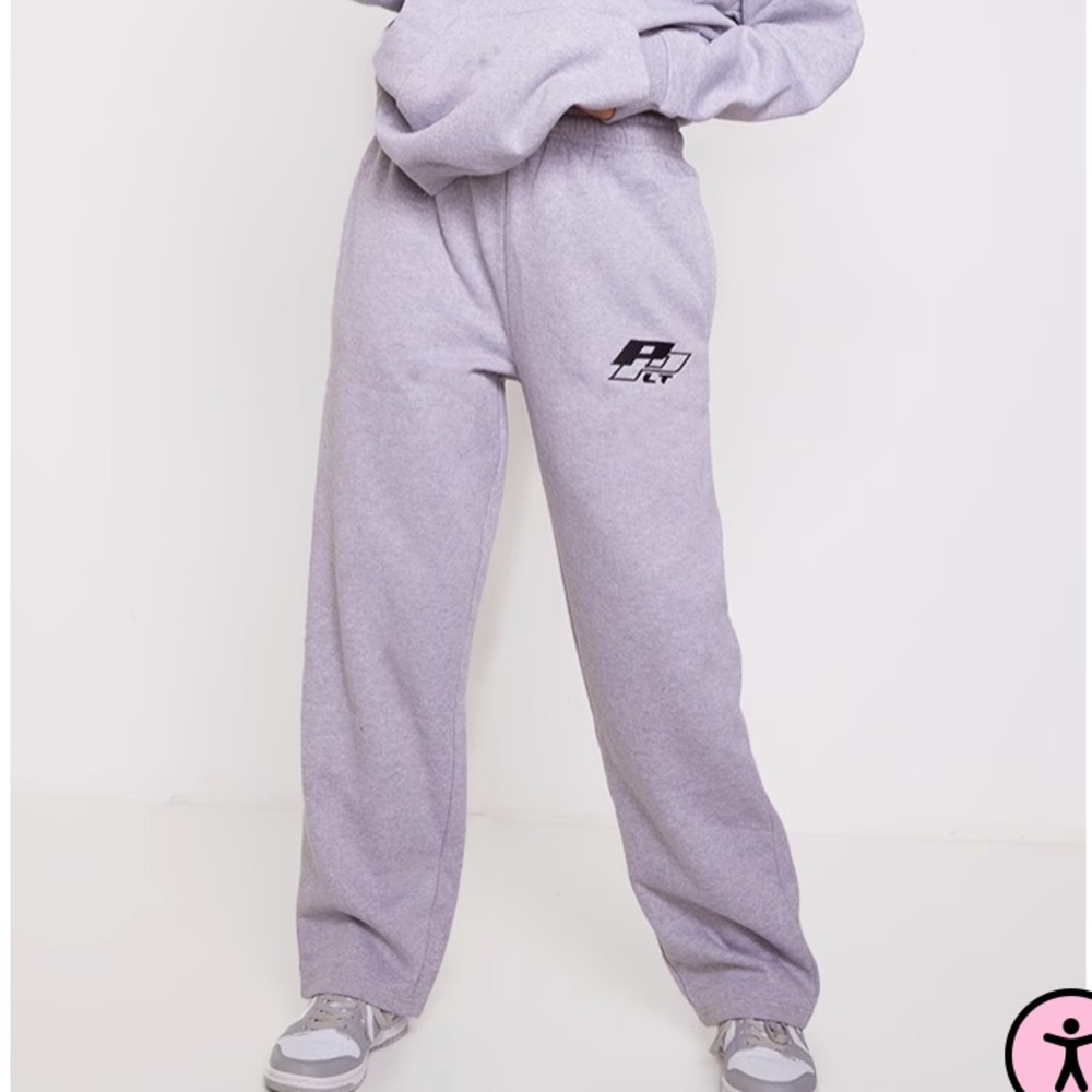 PRETTYLITTLETHING Ash Grey Embroidered Oversized Straight Leg Sweatpants